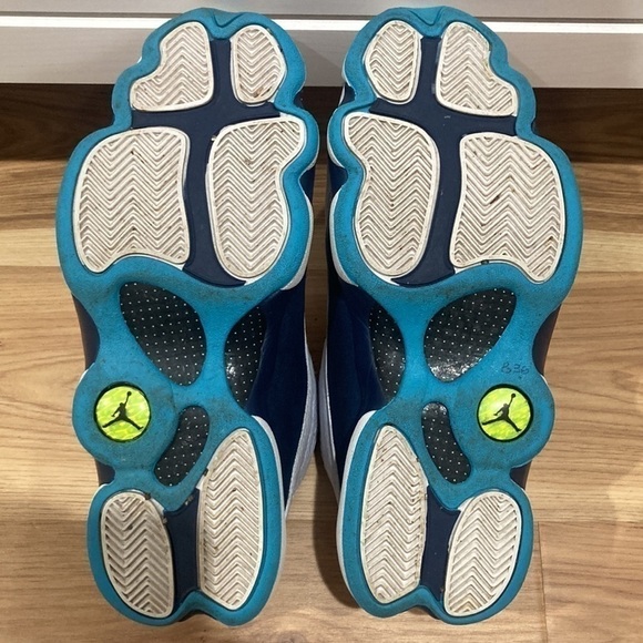 MEN’S Air Jordan 13 Low 'Hornets' - Picture 5 of 5